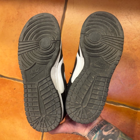 Nike Classic Black and White Athletic Shoes - Picture 5 of 6